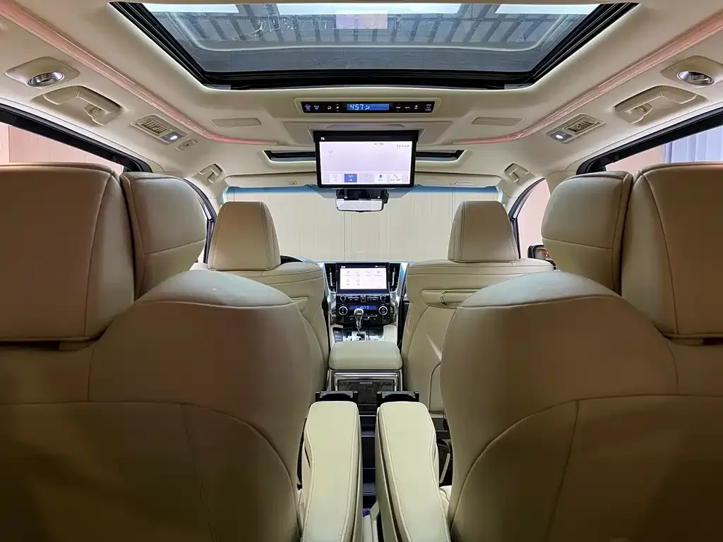 Toyota Vellfire — фото 5