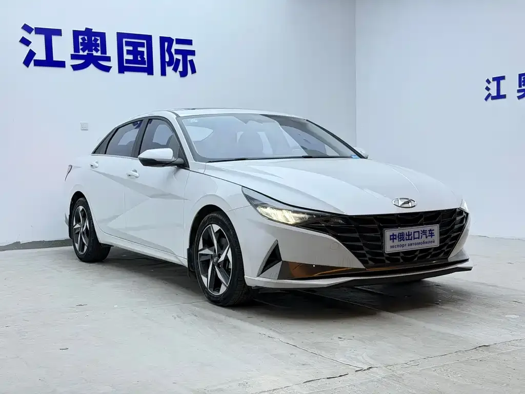 Hyundai Elantra — фото 3