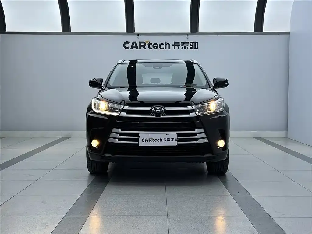 Toyota Highlander — фото 10