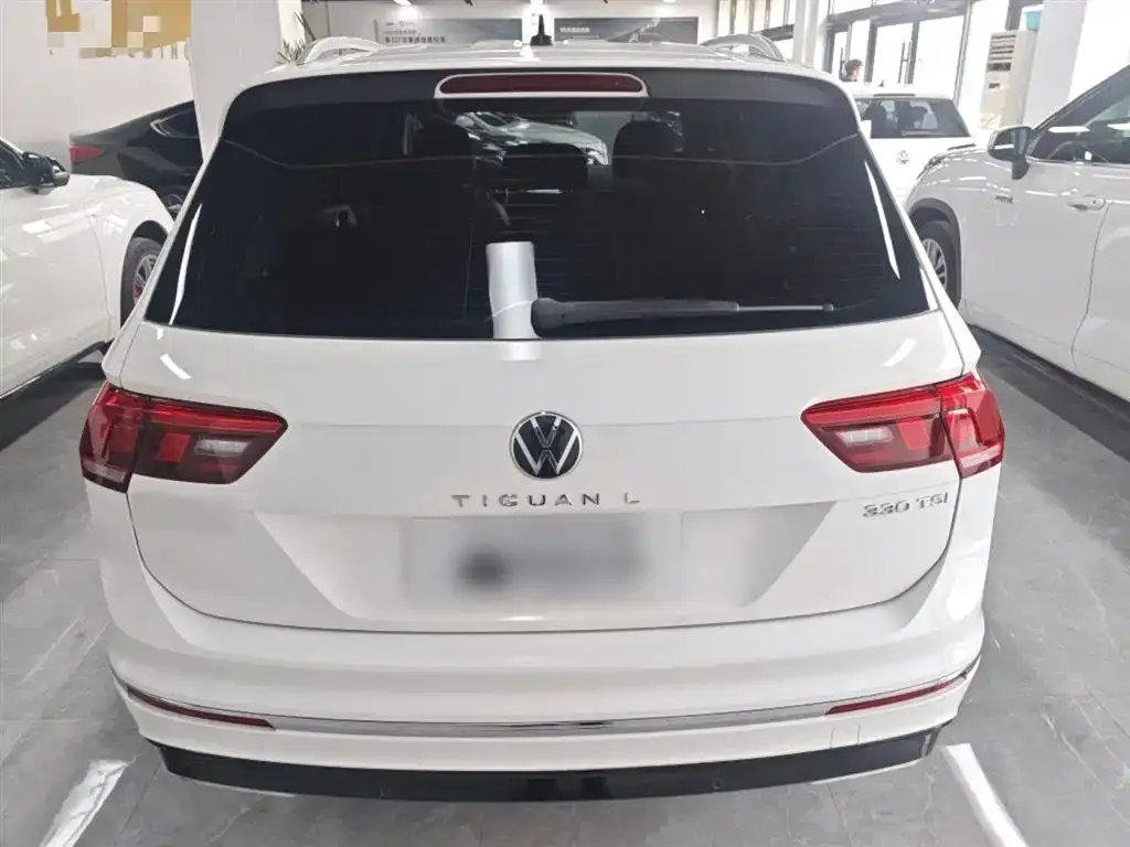 Volkswagen Tiguan L — фото 6