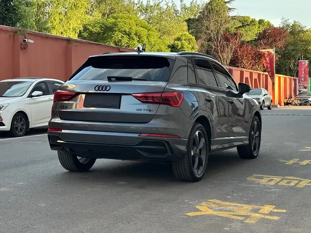 Audi Q3 — фото 10