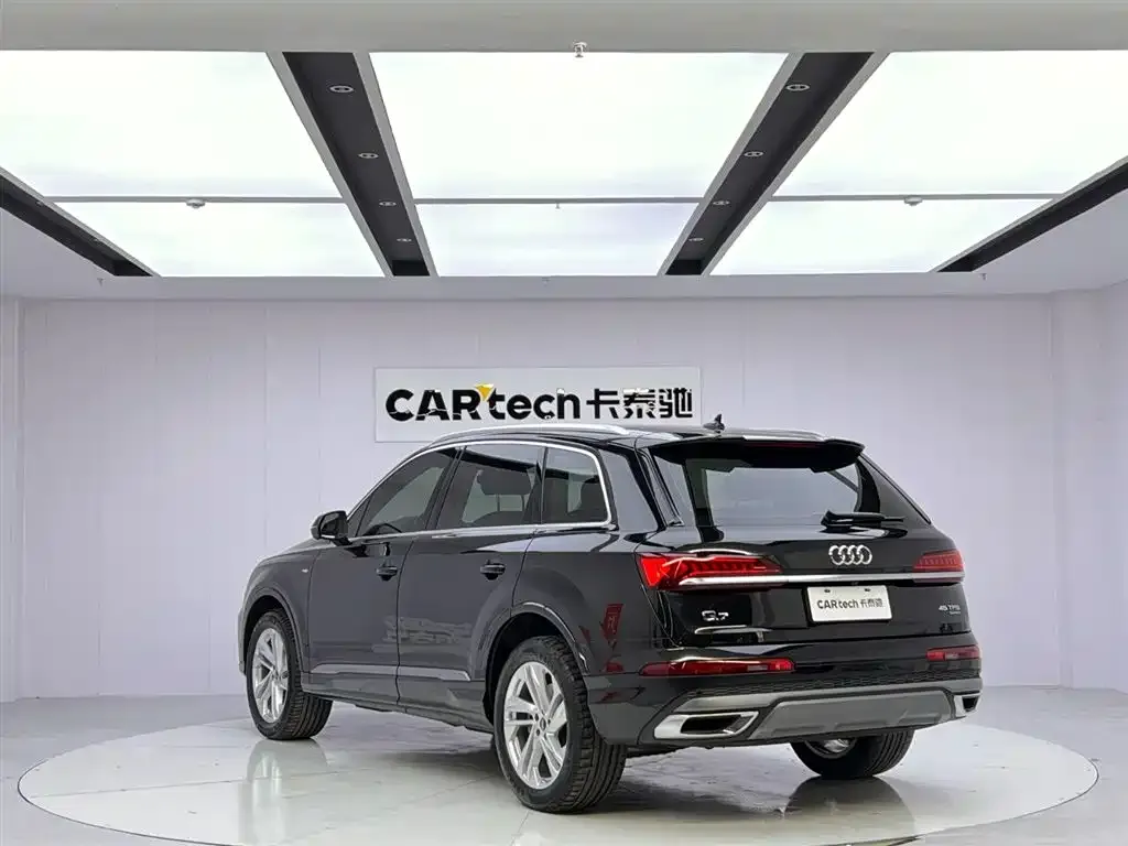 Audi Q7 — фото 3