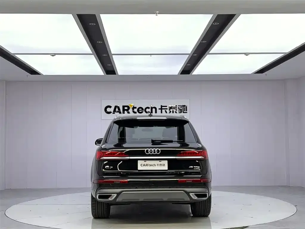Audi Q7 — фото 6