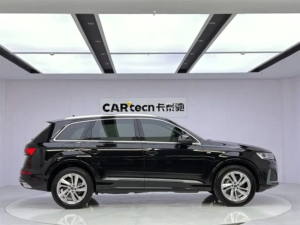 Audi Q7 — фото 8
