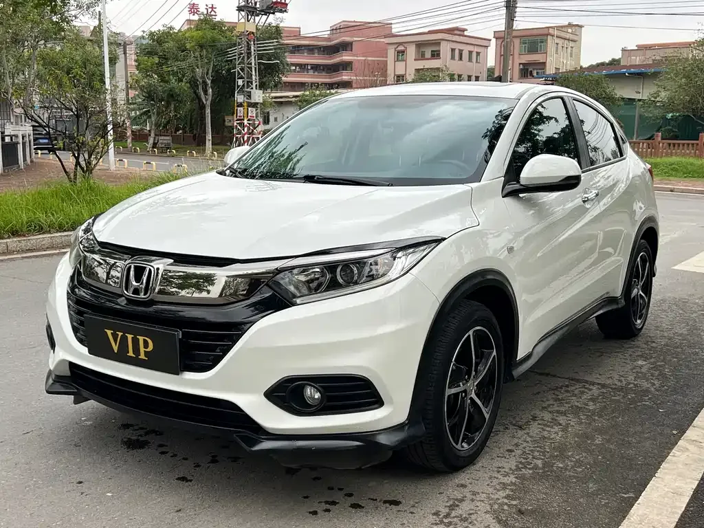 Honda Vezel — фото 1