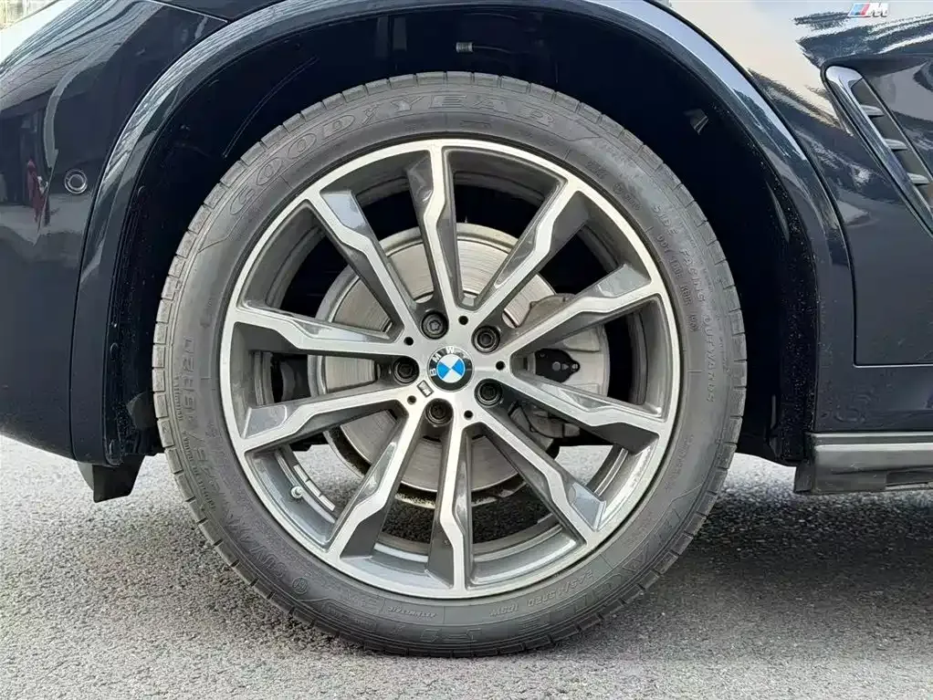 BMW X3 — фото 9