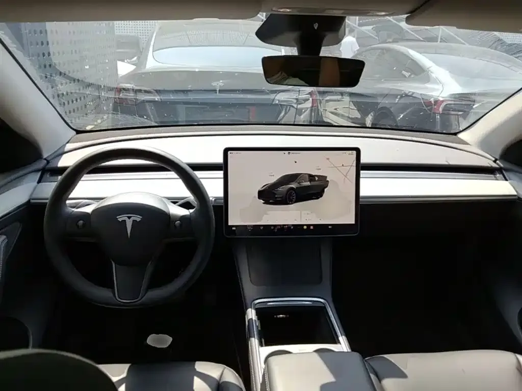 Tesla Model Y — фото 4