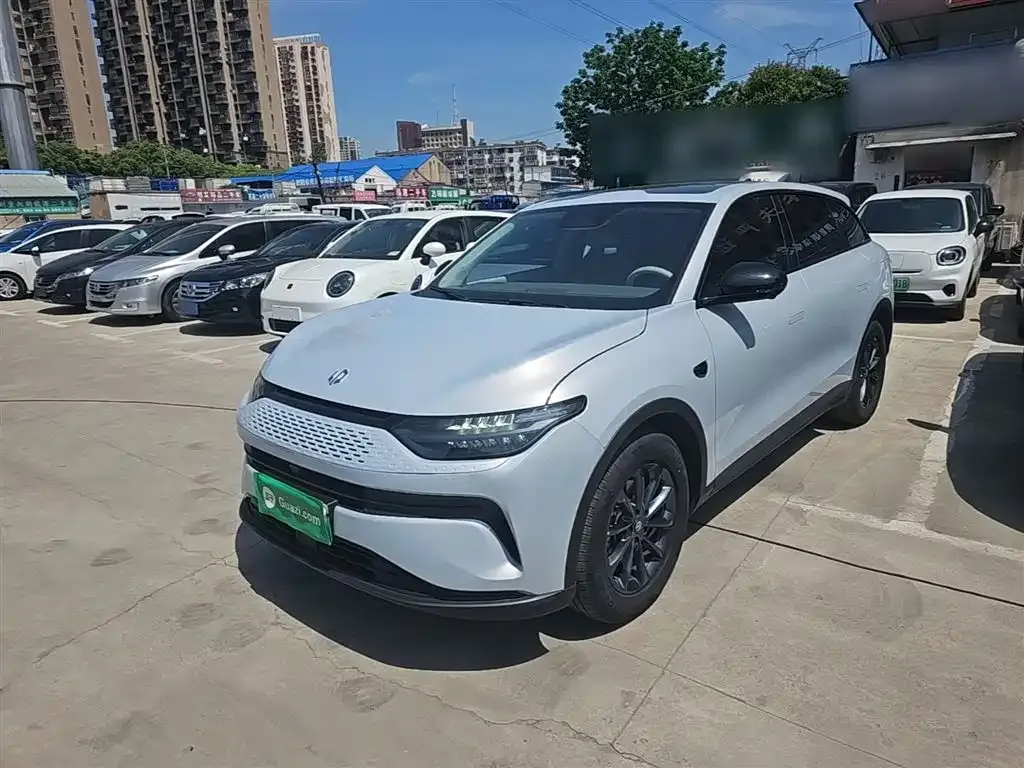 Leapmotor C11