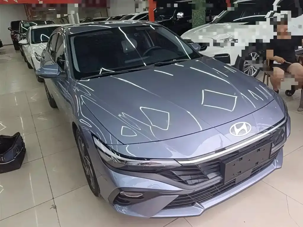 Hyundai Elantra — фото 10