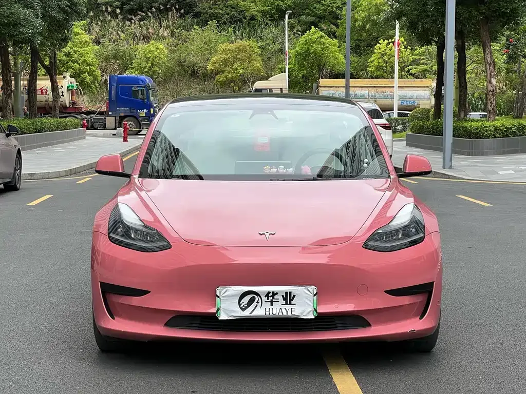 Tesla Model 3 — фото 9