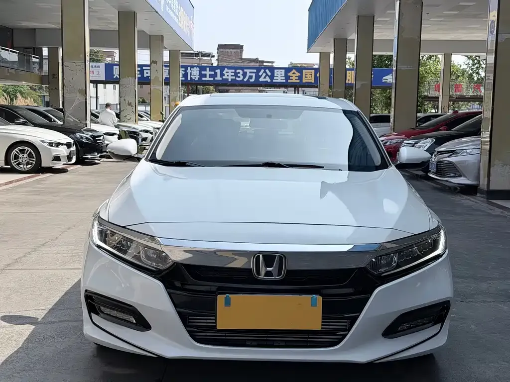 Honda Accord — фото 7
