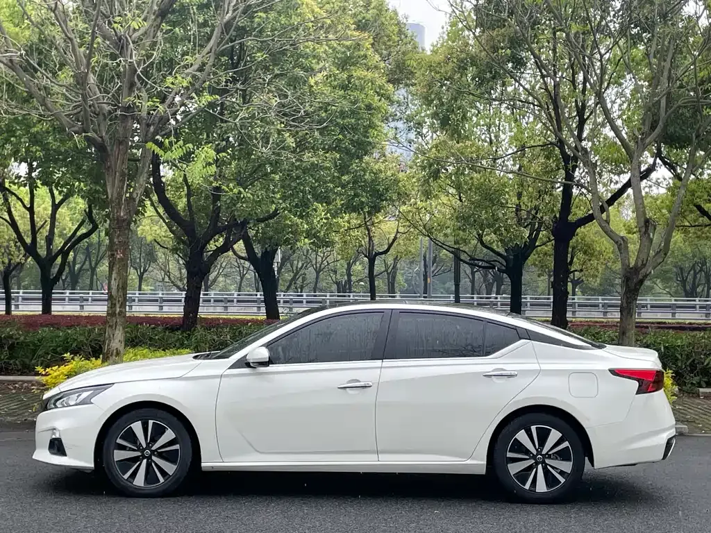 Nissan Teana — фото 8