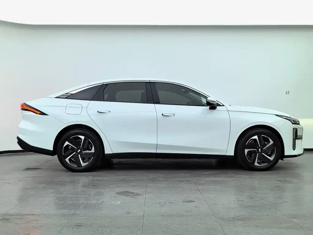 Geely Galaxy L6 2024 из CN, фото 4