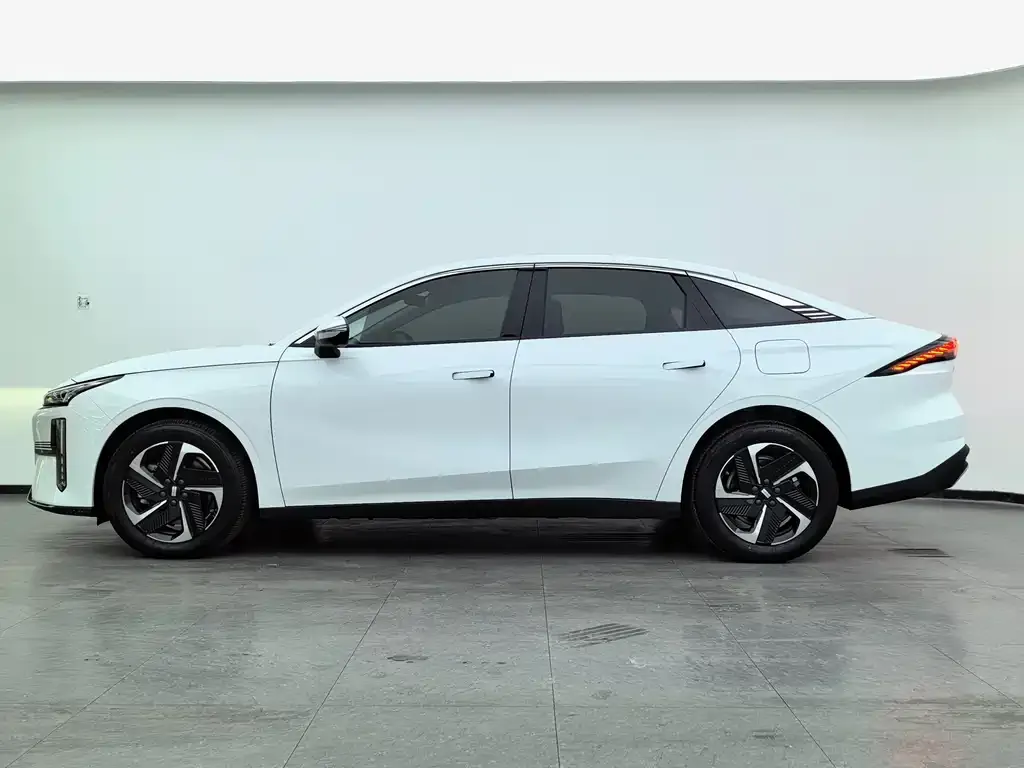 Geely Galaxy L6 2024 из CN, фото 10