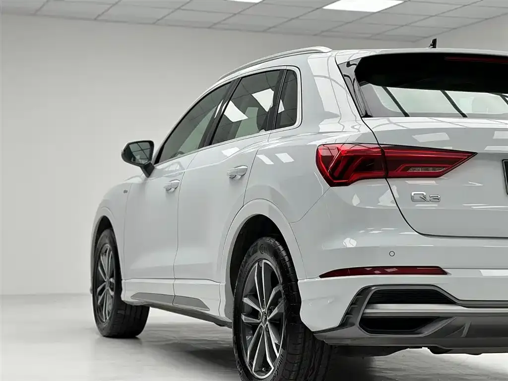 Audi Q3 — фото 10