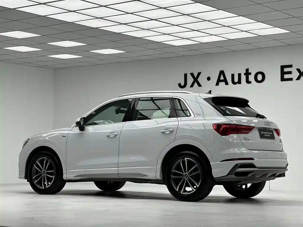 Audi Q3 — фото 9