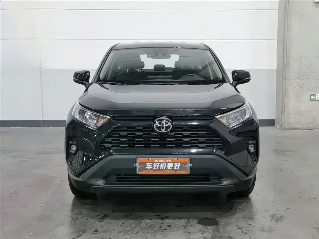 Toyota RAV4 — фото 3