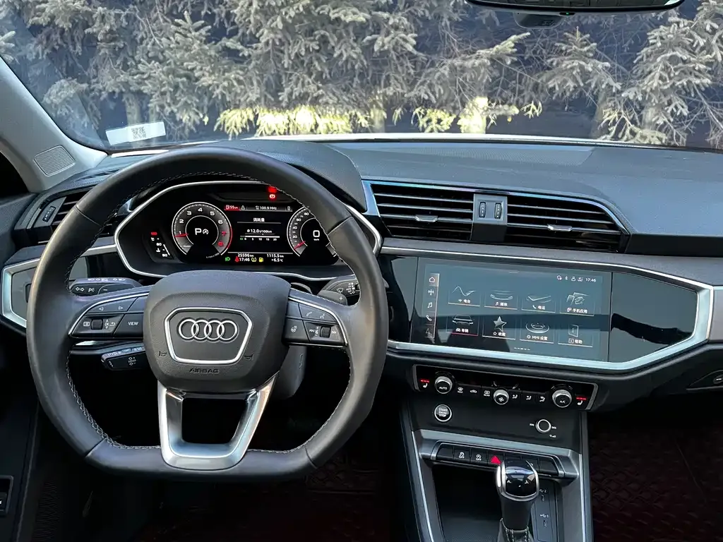 Audi Q3 — фото 10