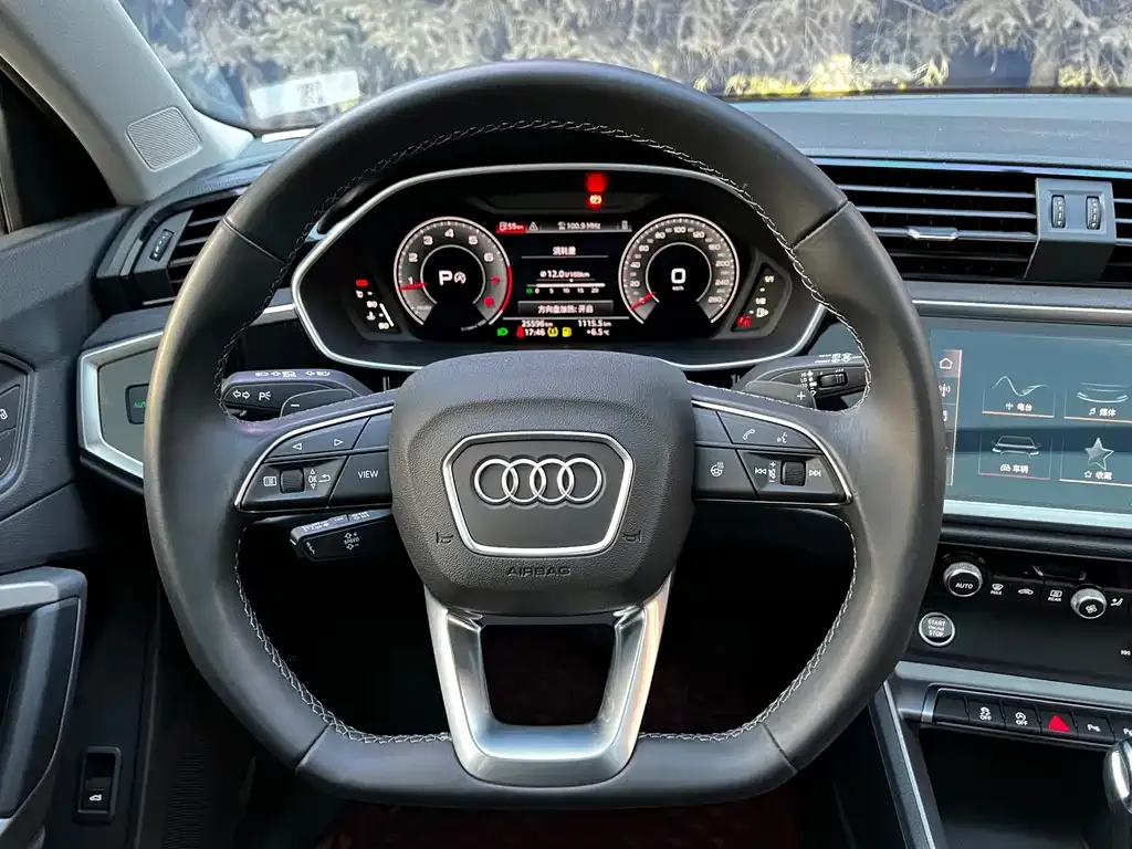 Audi Q3 — фото 4