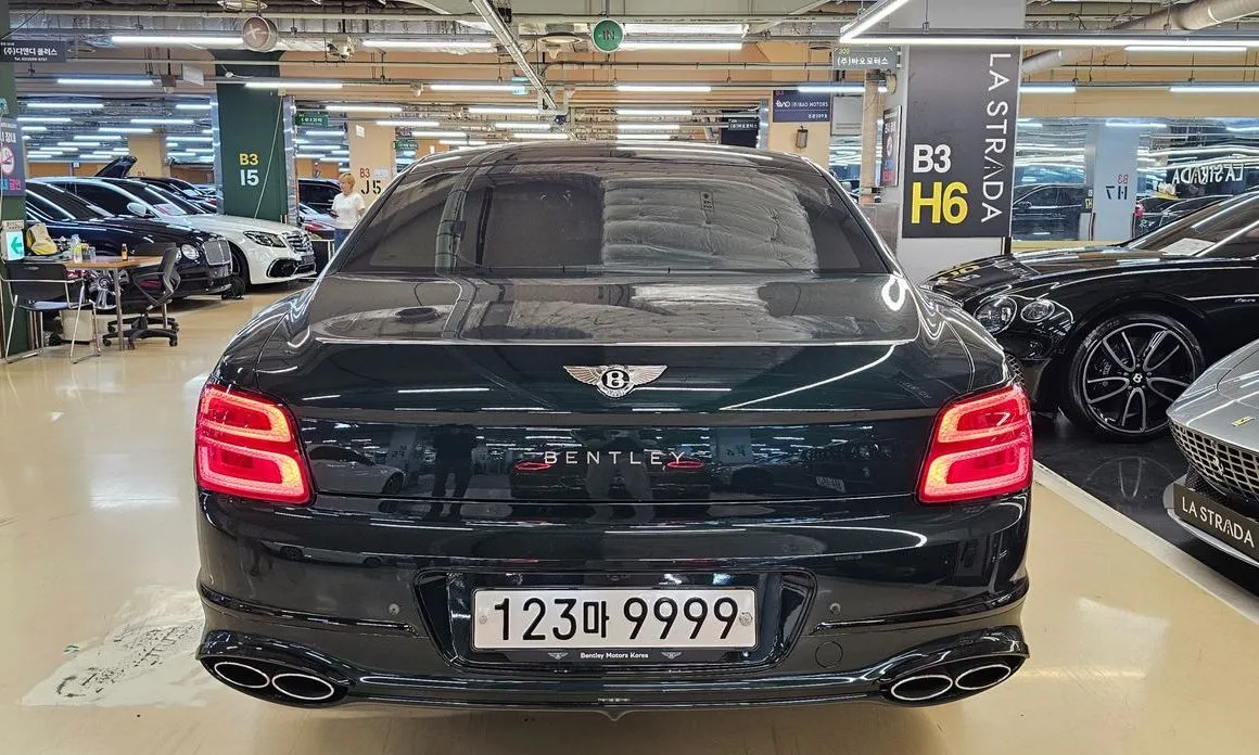 Bentley Flying Spur 2023 из KR, фото 10