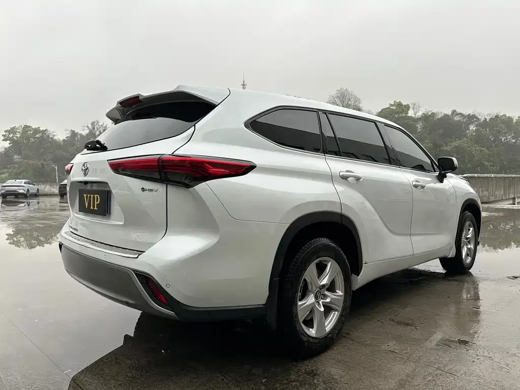 Toyota Highlander — фото 2