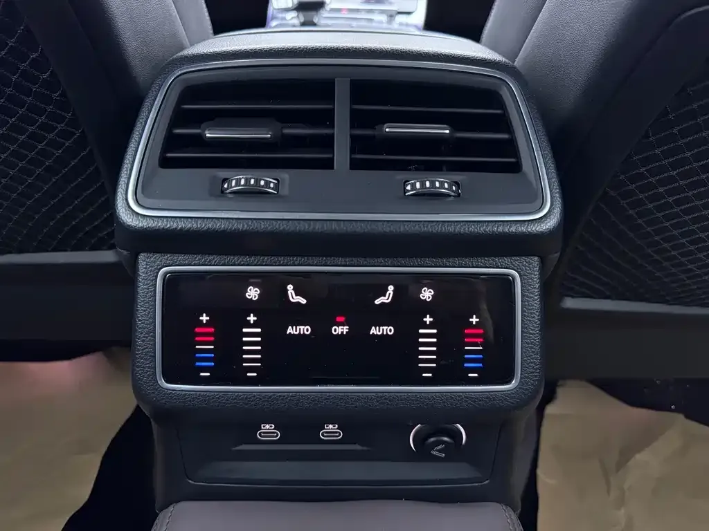 Audi A7L — фото 10