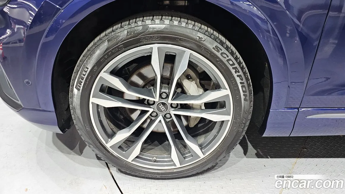 Audi Q8 2021 из KR, фото 7