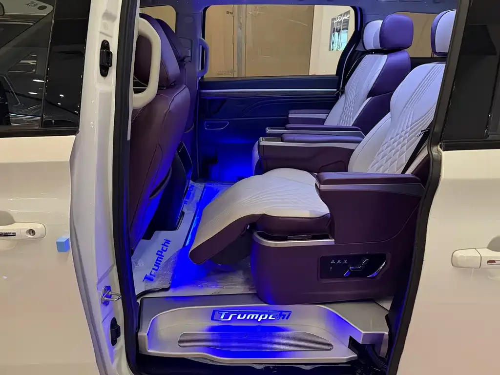 GAC Motor Trumpchi M8 — фото 9