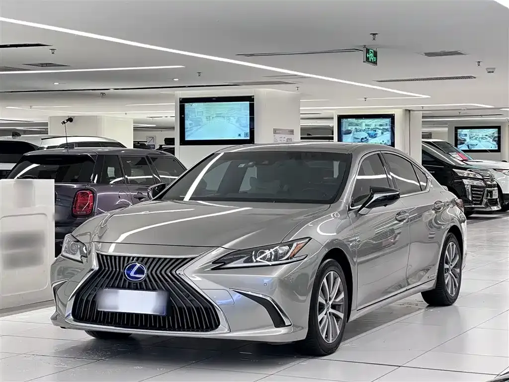 Lexus ES — фото 1