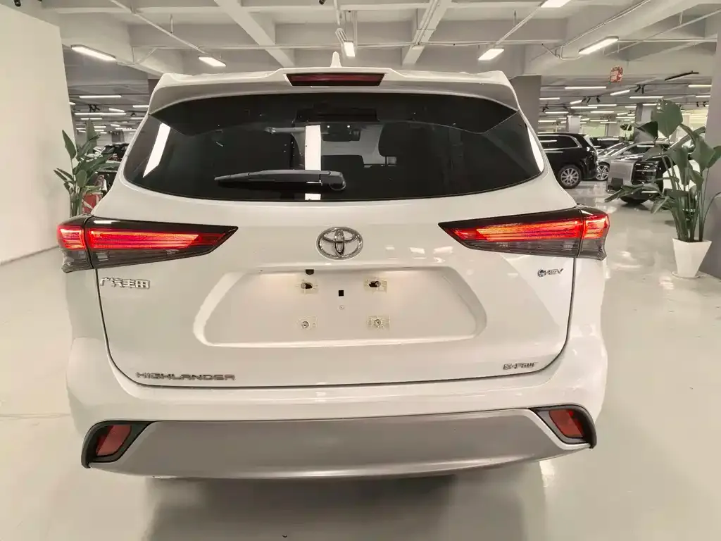 Toyota Highlander — фото 2