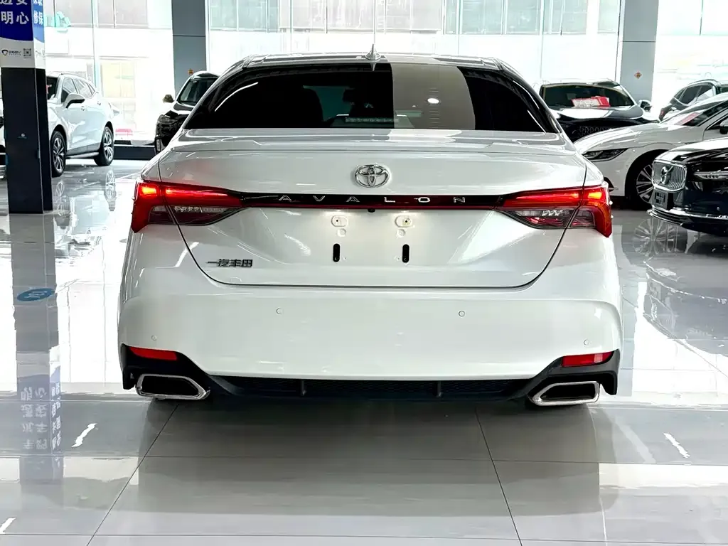 Toyota Avalon — фото 6