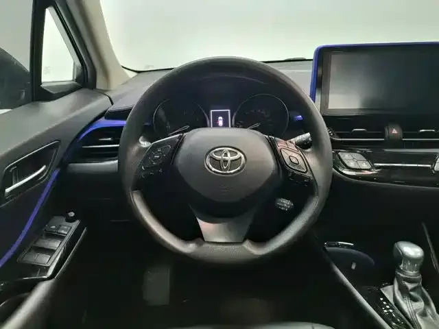 Toyota C-HR — фото 5