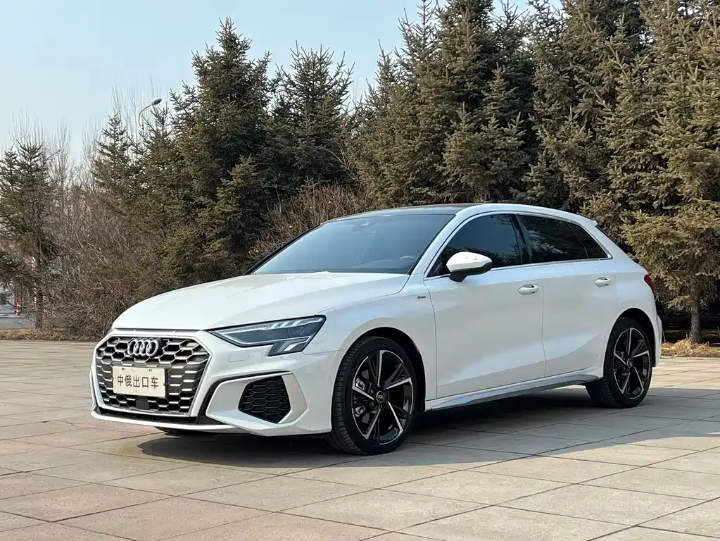 Audi A3 — фото 1