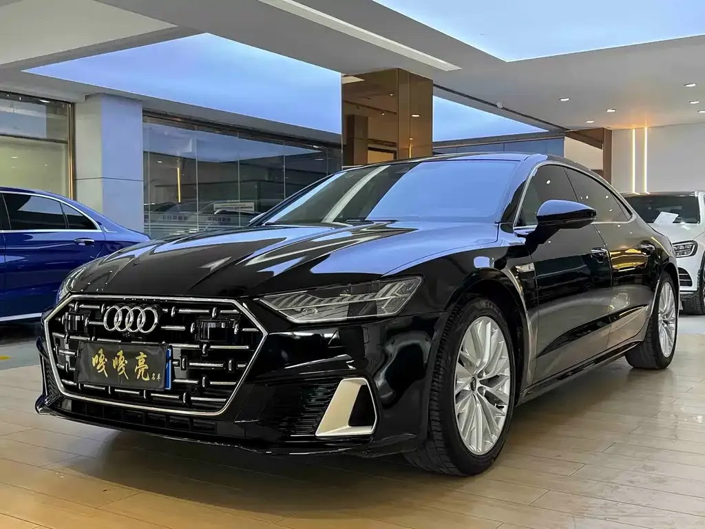 Audi A7L — фото 1