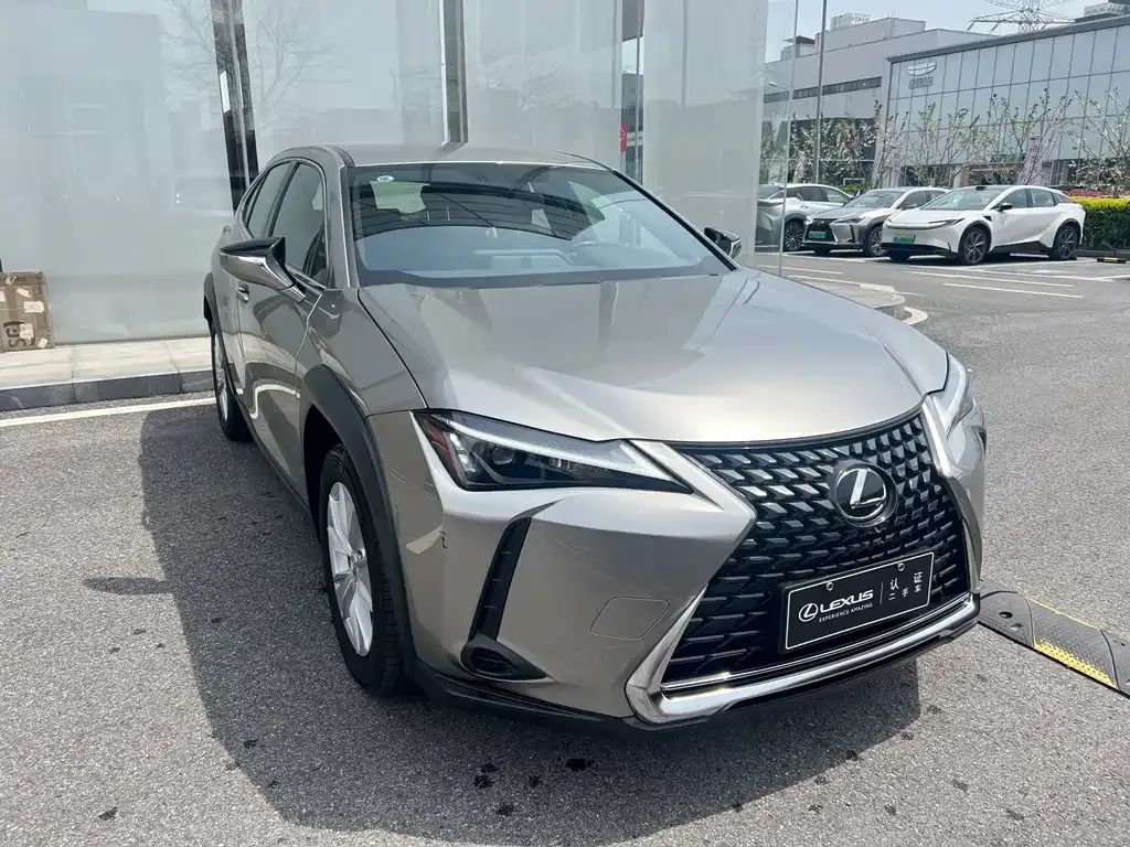 Lexus UX — фото 10