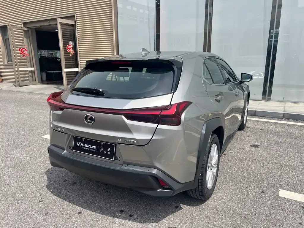 Lexus UX — фото 6