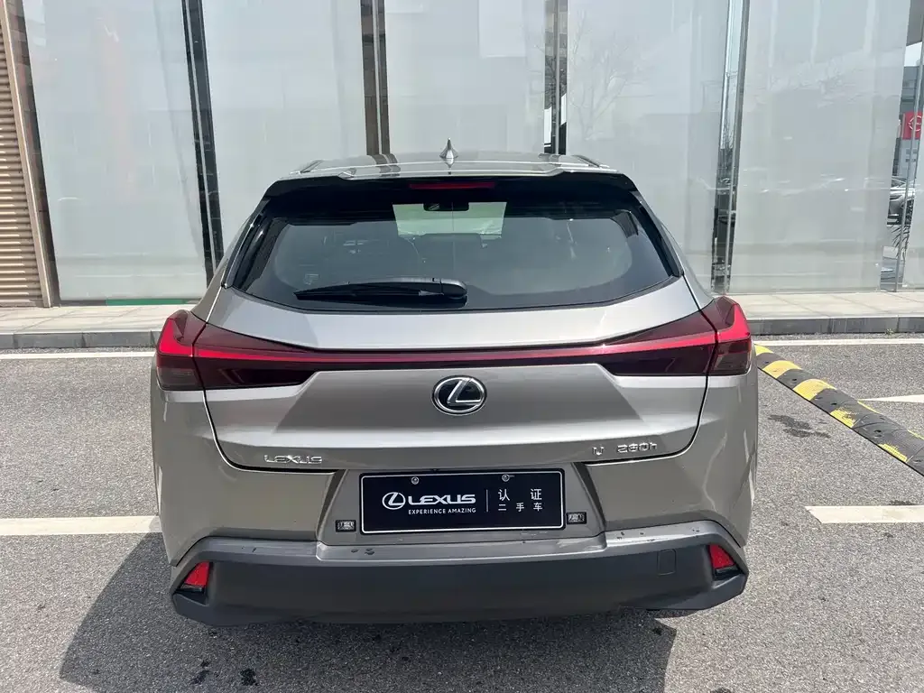 Lexus UX — фото 9