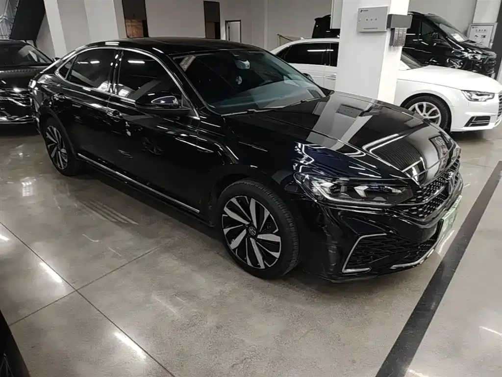 Volkswagen Passat — фото 6