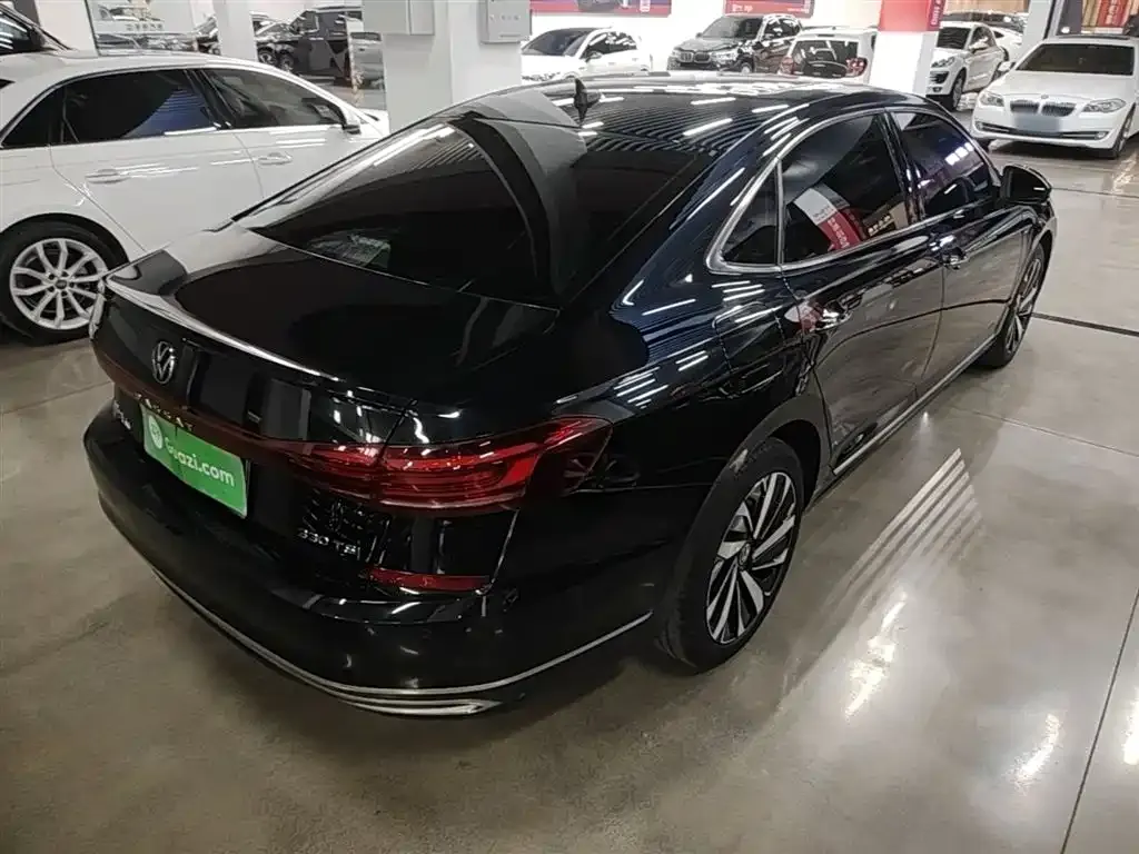 Volkswagen Passat — фото 7