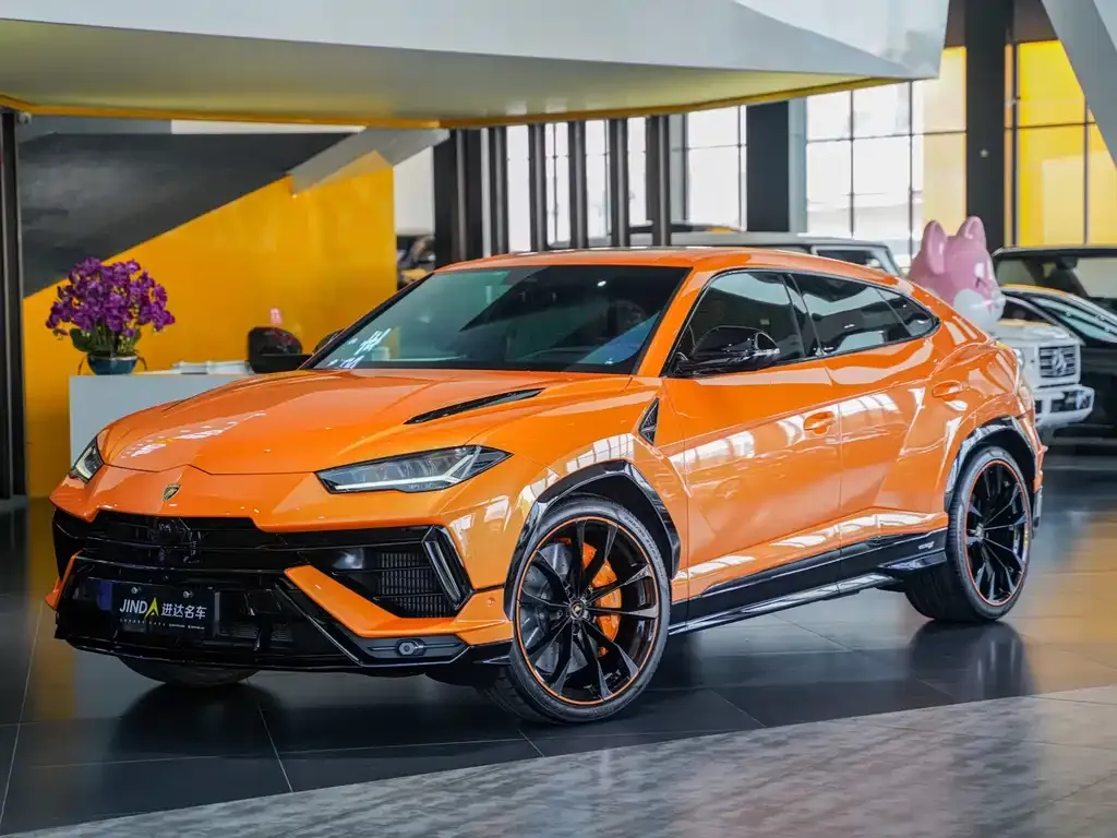 Lamborghini Urus — фото 1