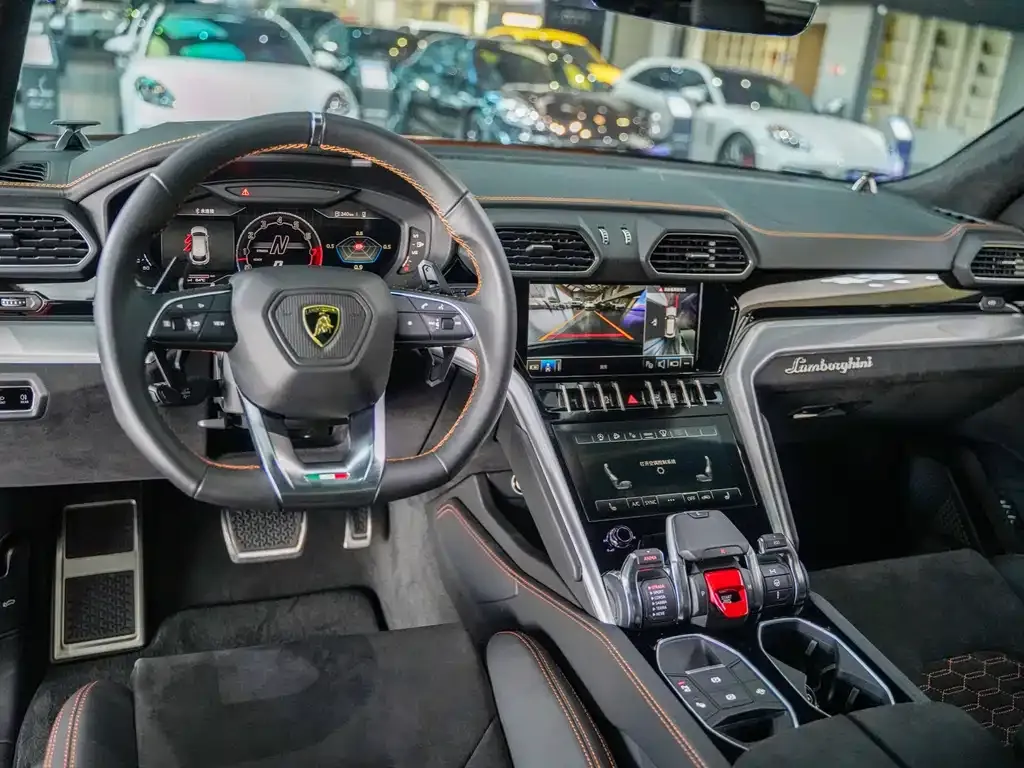 Lamborghini Urus — фото 10