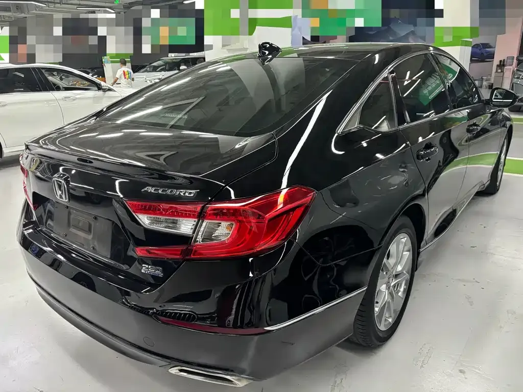 Honda Accord — фото 9