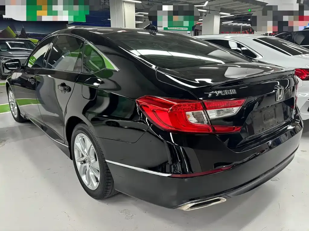Honda Accord — фото 10