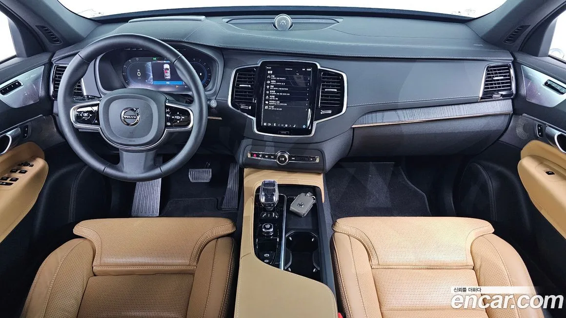 Volvo XC90 — фото 10