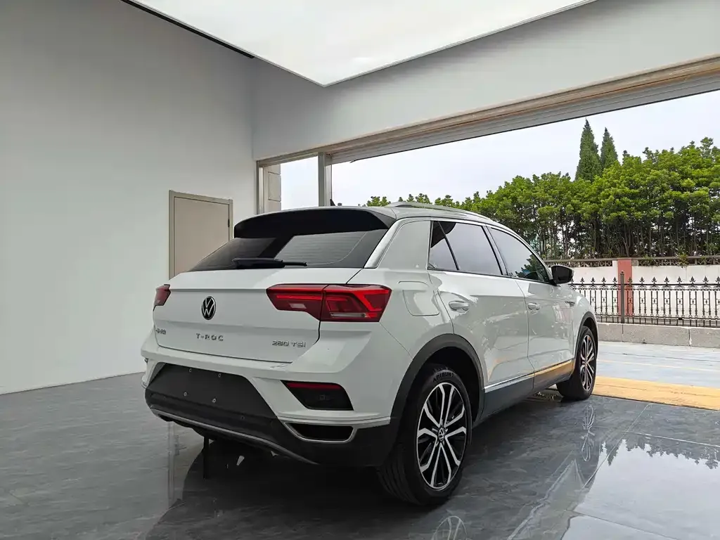 Volkswagen T-Roc — фото 8