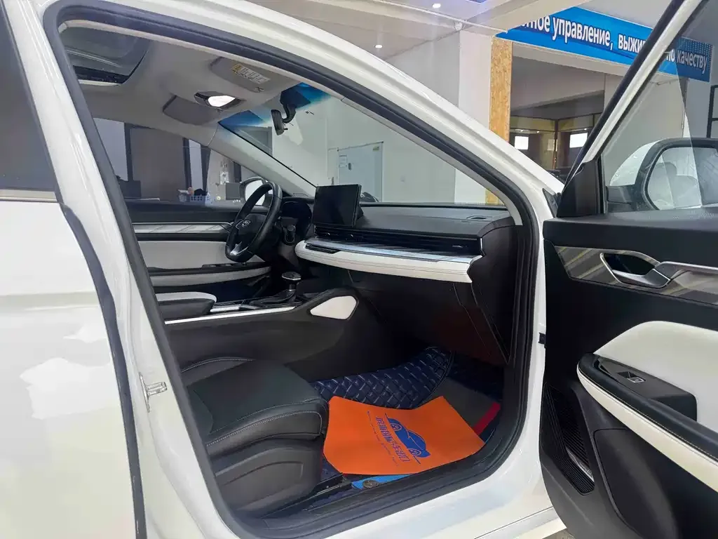 Geely Emgrand L 2022 из CN, фото 2