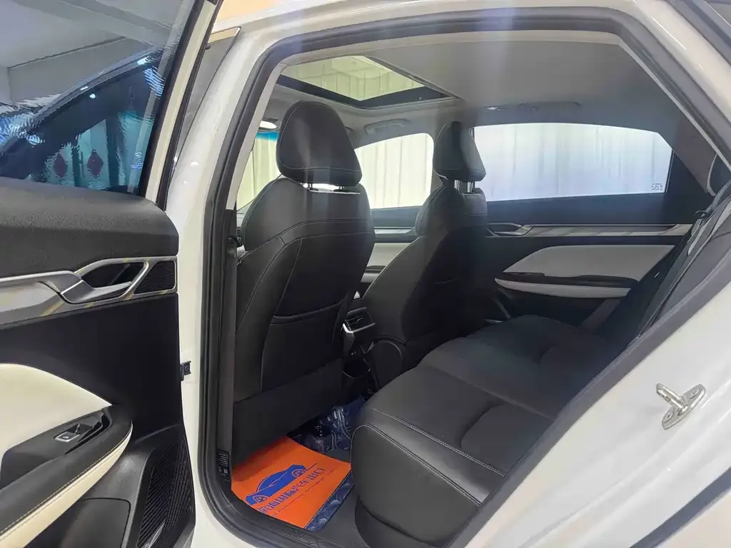 Geely Emgrand L 2022 из CN, фото 3