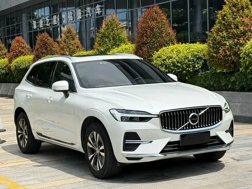 Volvo XC60 — фото 10