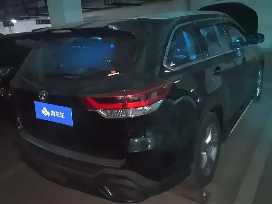 Toyota Highlander — фото 10