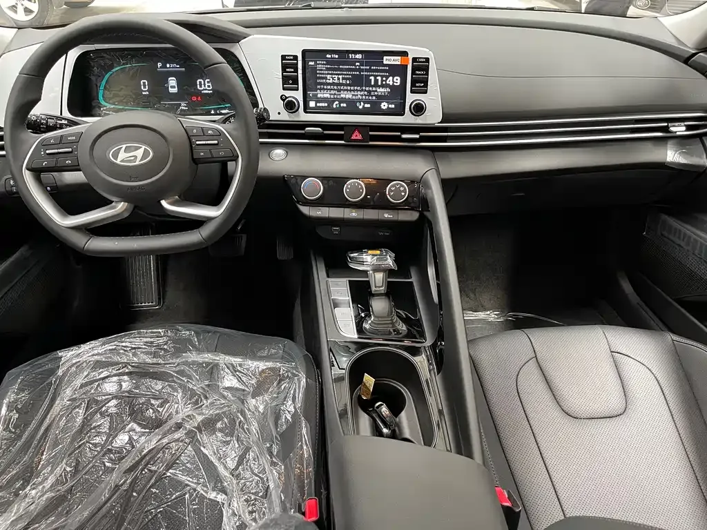 Hyundai Elantra — фото 9